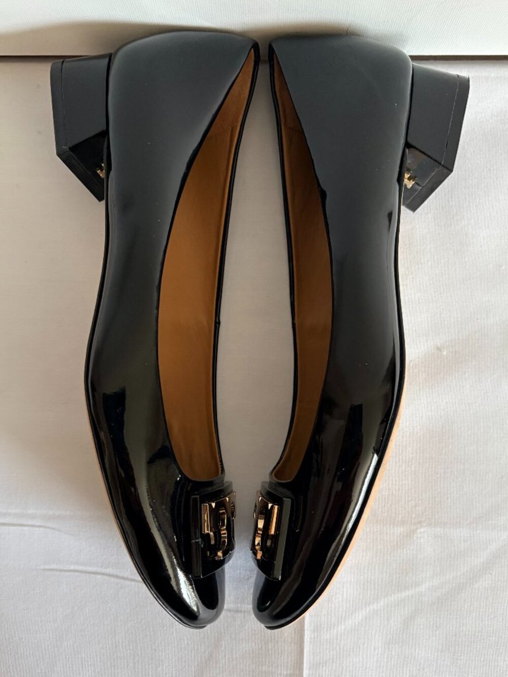 TORY BURCH Gigi Pumps Low Heel Black Patent Leather Sz 6.5M Slip On 31439 Nice! - Picture 5 of 11